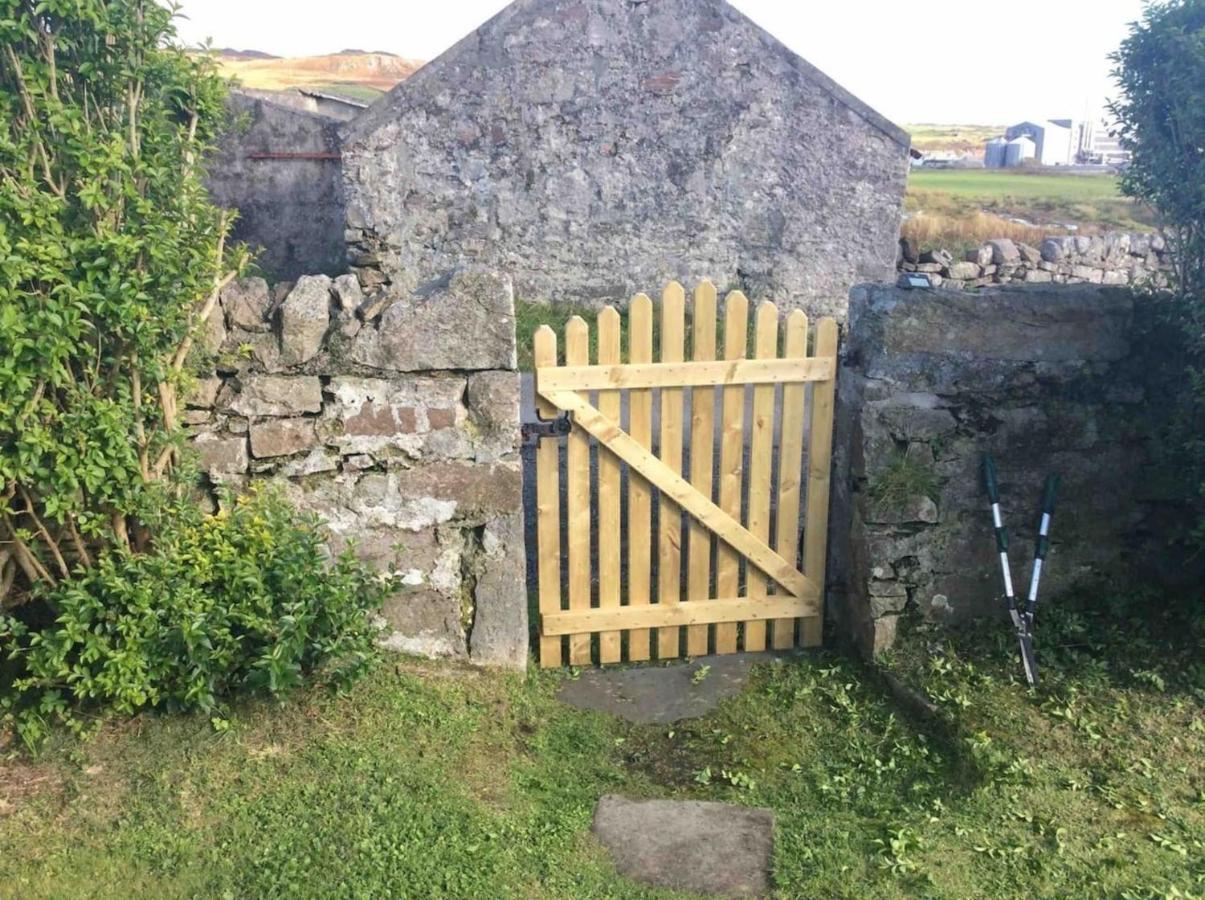Quaint And Quirky Former Crofters Cottage In Port Ellen Kültér fotó
